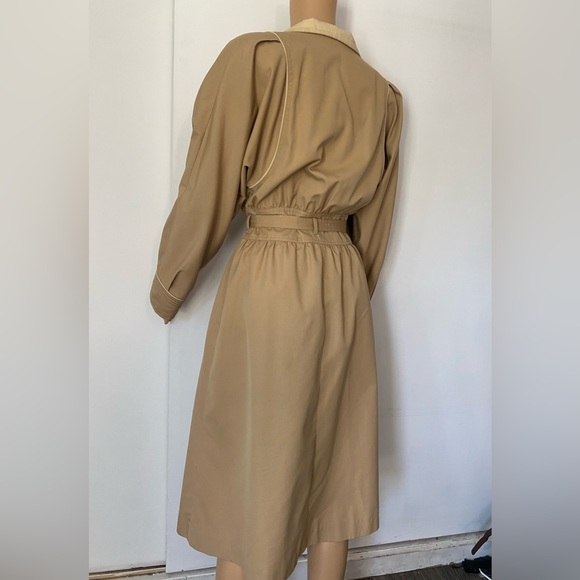Vintage J.gallery trench coat. - Picture 2 of 7